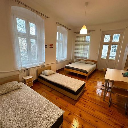 Lilia House Hostel Poznań Buitenkant foto