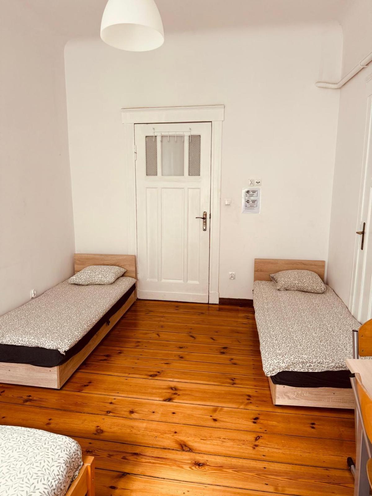 Lilia House Hostel Poznań Buitenkant foto