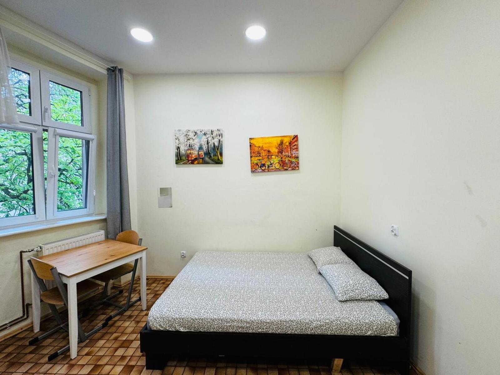 Lilia House Hostel Poznań Buitenkant foto