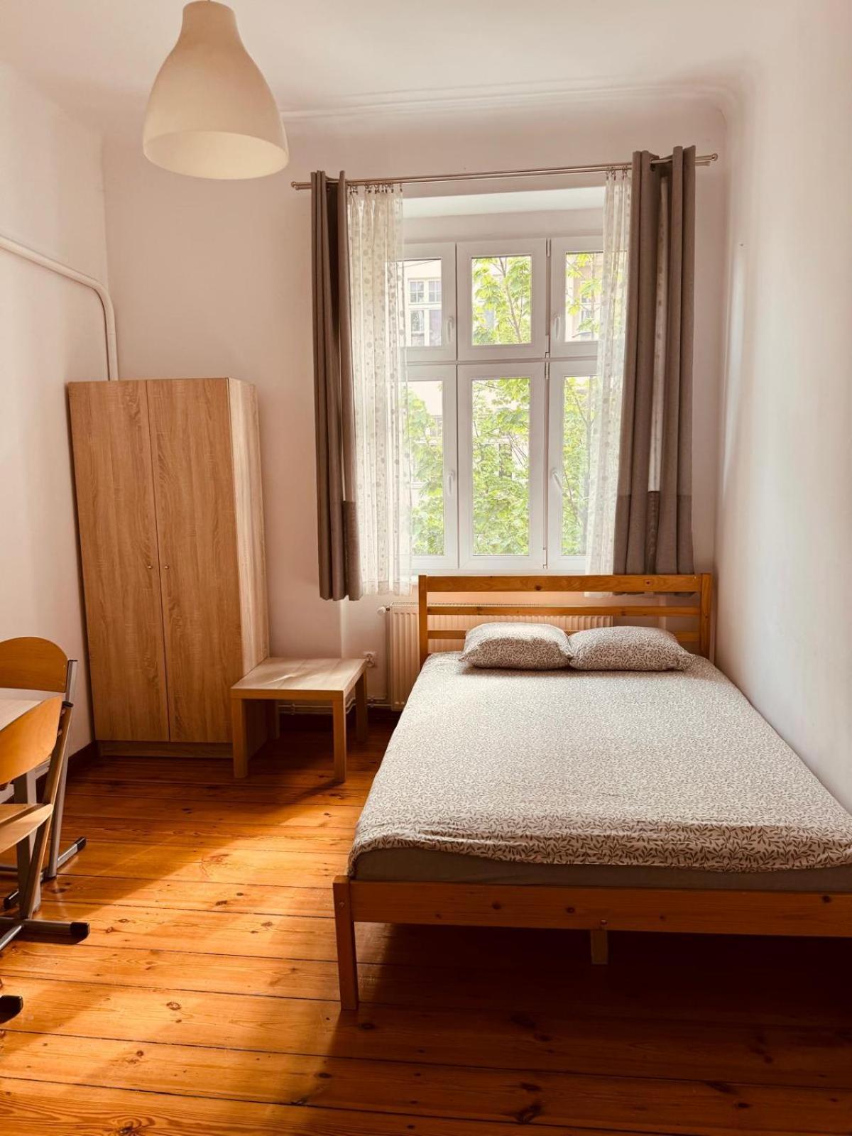 Lilia House Hostel Poznań Buitenkant foto