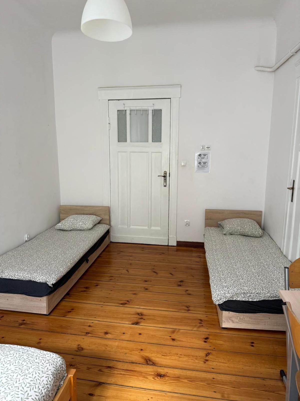 Lilia House Hostel Poznań Buitenkant foto