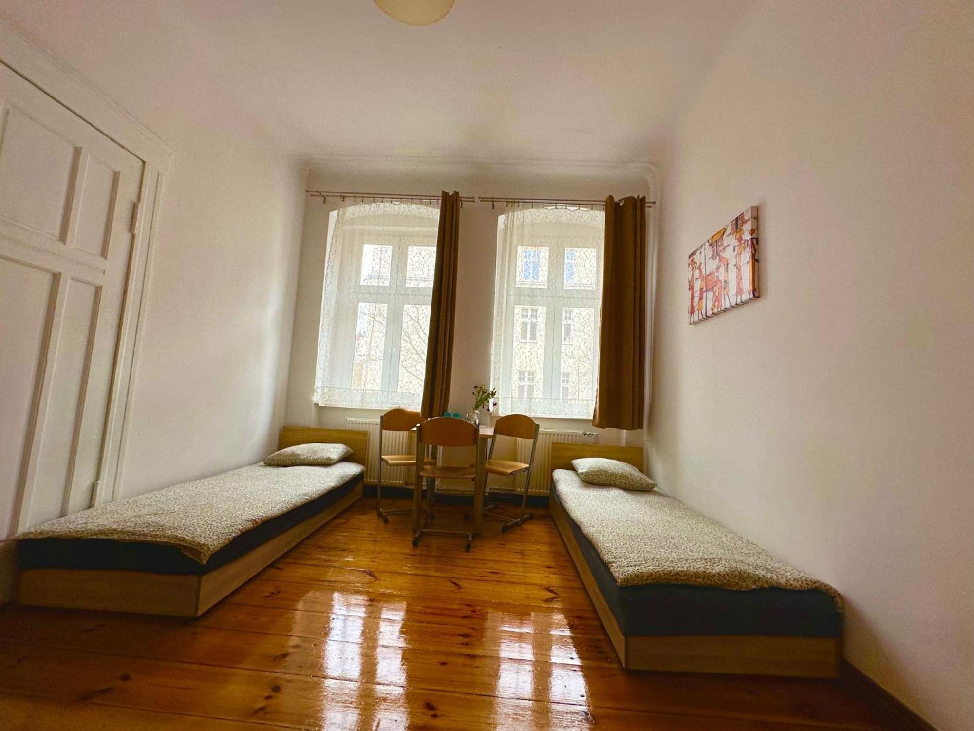 Lilia House Hostel Poznań Buitenkant foto