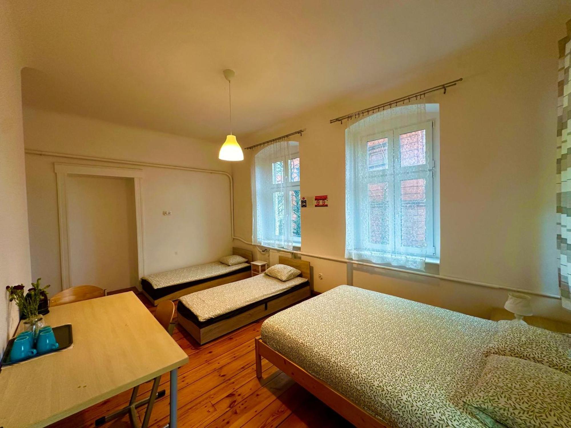 Lilia House Hostel Poznań Buitenkant foto